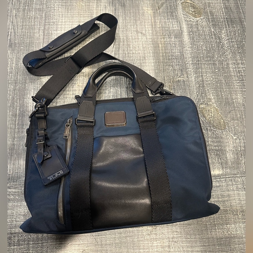 TUMI Advanced Briefcase